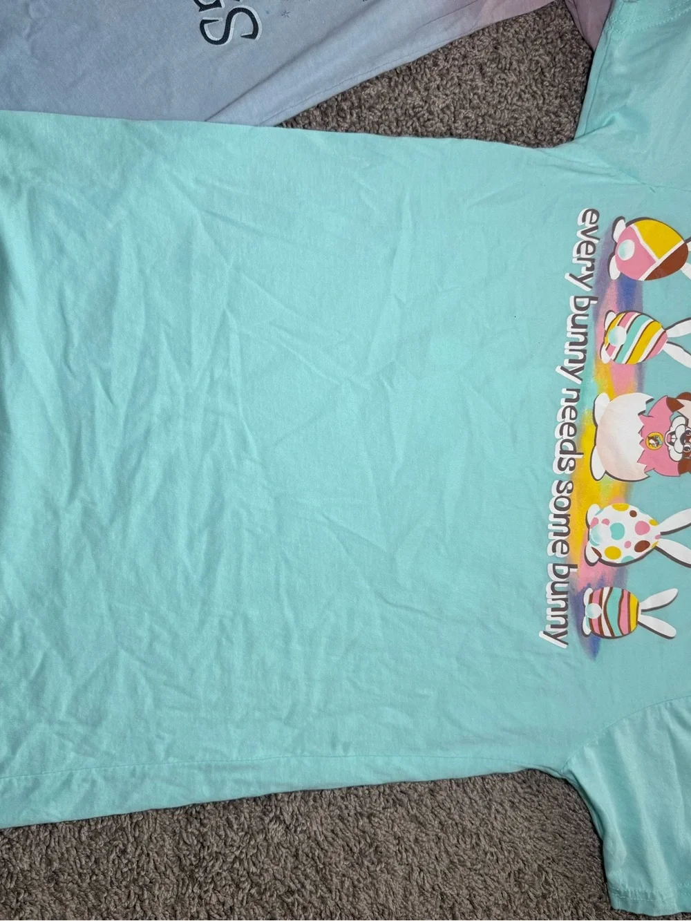 Women’s Buc-ees t-shirt bundle - Picture 7 of 9